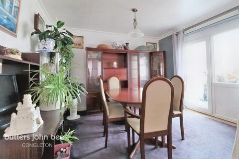 2 bedroom detached bungalow for sale - Park Mount Drive, Macclesfield