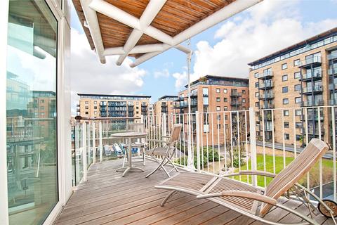 3 bedroom apartment for sale, Berglen Court, E14