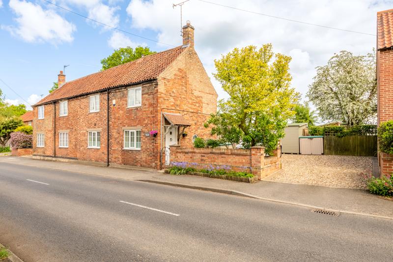 Lilac Cottage, Balderton Lane... 2 bed semidetached house £280,000