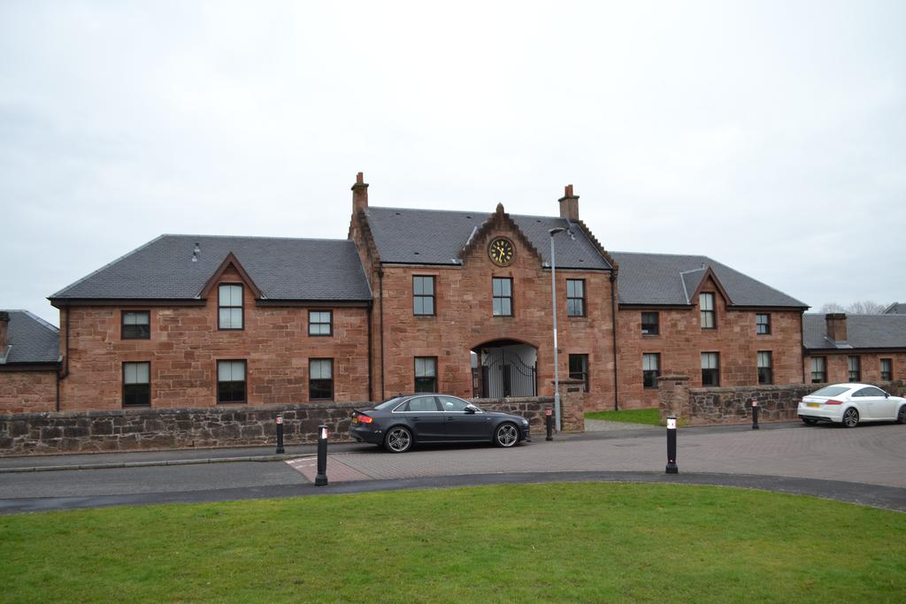 Home Farm Court, Coatbridge ML5 3 bed mews for sale £245,000