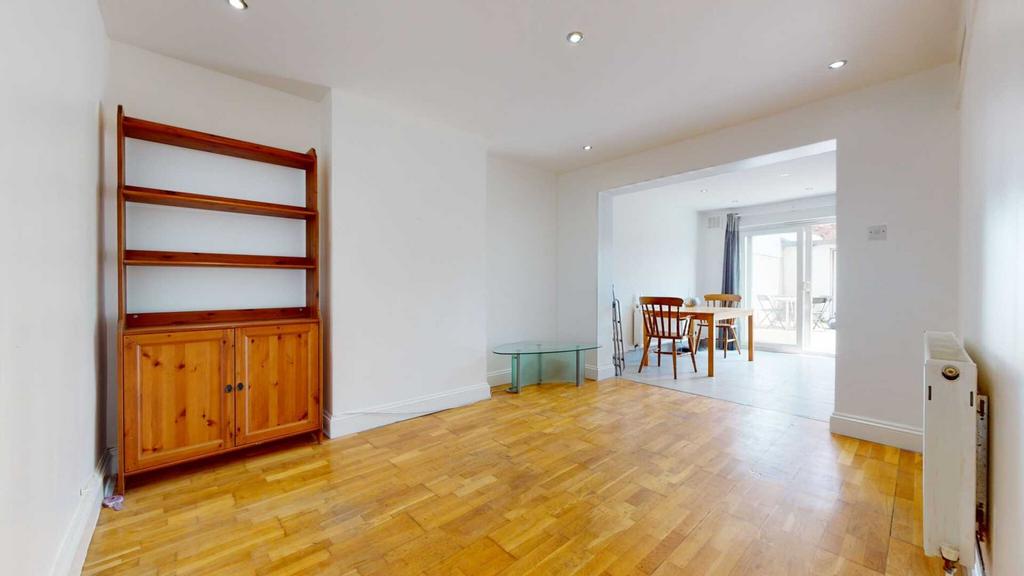 Rowan Road, London SW16 1 bed flat £1,499 pcm (£346 pw)