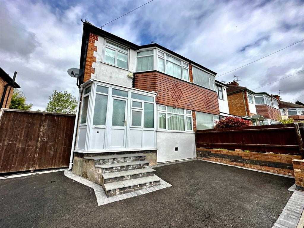 Cleveleys Avenue, Leicester, LE3 2GG 3 bed semidetached house for sale