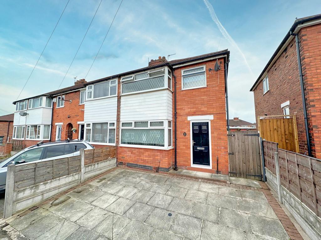 Harewood Road, Irlam, M44 3 bed semidetached house for sale £199,995