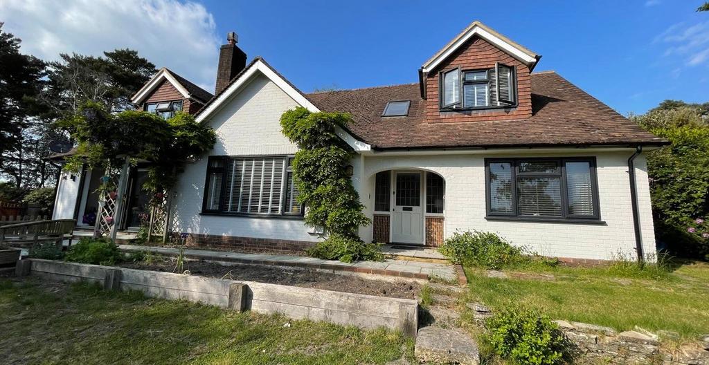 Sandgate Lane, Storrington, Pulborough, West Sussex 5 bed detached