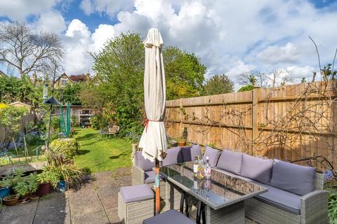 18 Durban Road, Beckenham, BR3 4EZ