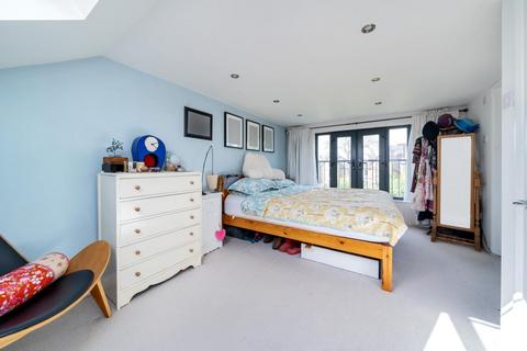 18 Durban Road, Beckenham, BR3 4EZ