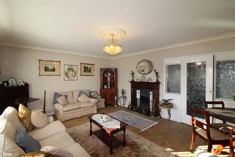 8 Chapel Close, Chapel St Leonards, Skegness, PE24 5UU
