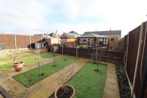 8 Chapel Close, Chapel St Leonards, Skegness, PE24 5UU