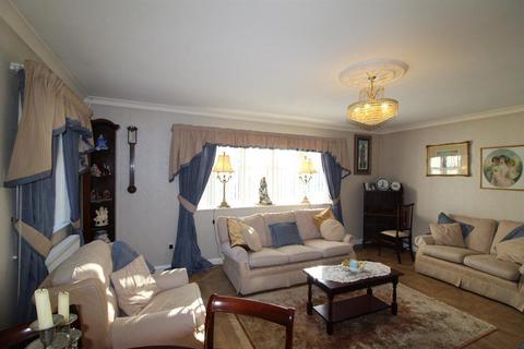 8 Chapel Close, Chapel St Leonards, Skegness, PE24 5UU