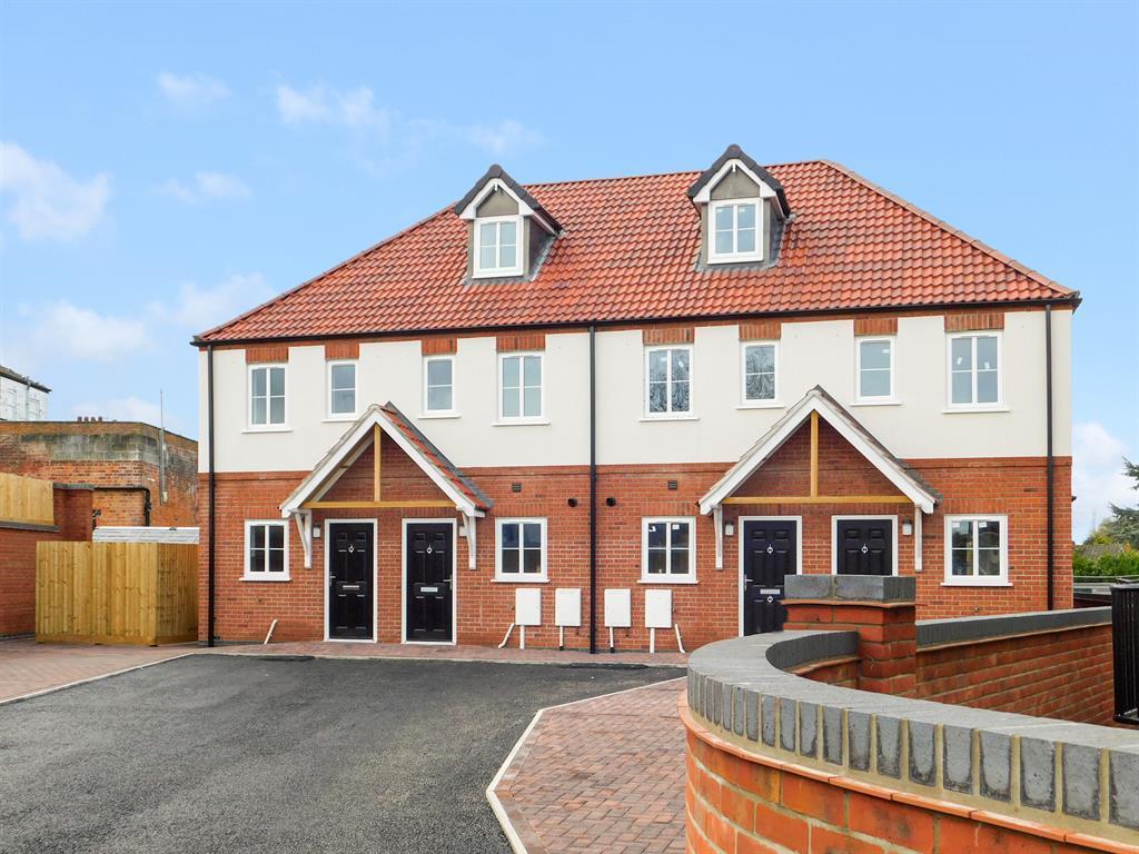 Church Road South, Skegness PE25 3 bed terraced house for sale £175,000