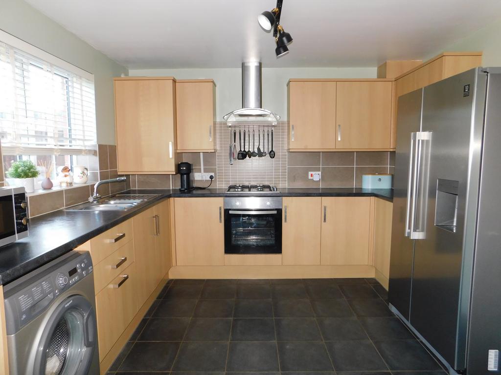 Churchill Avenue, Skegness PE25 3 bed semidetached house for sale £218,000