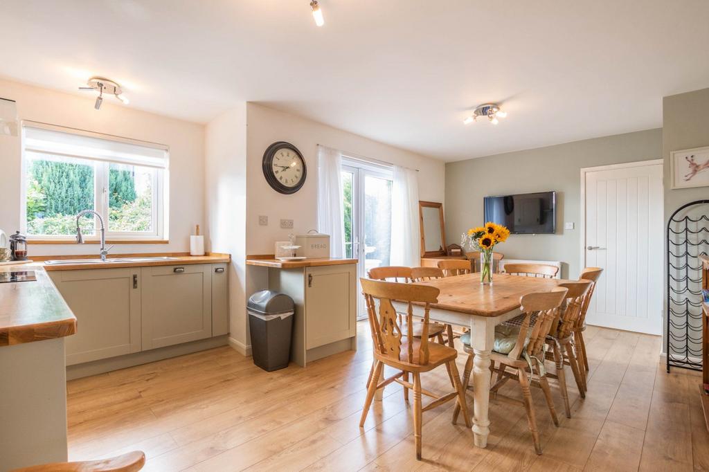 Dining kitchen