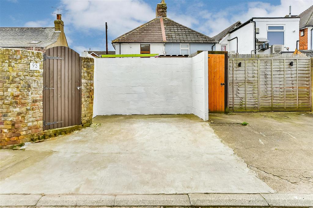Driveway/Parking