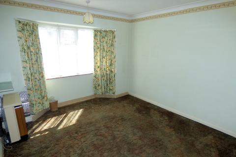 3 bedroom semi-detached bungalow for sale - St. Albans Avenue, Upminster RM14
