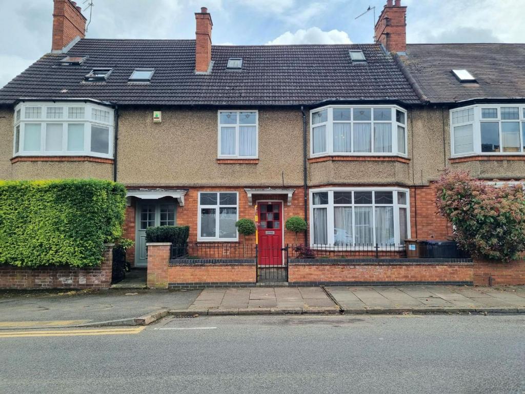 Broadway, Abington, Northampton NN1 4SF 4 bed terraced house £375,000