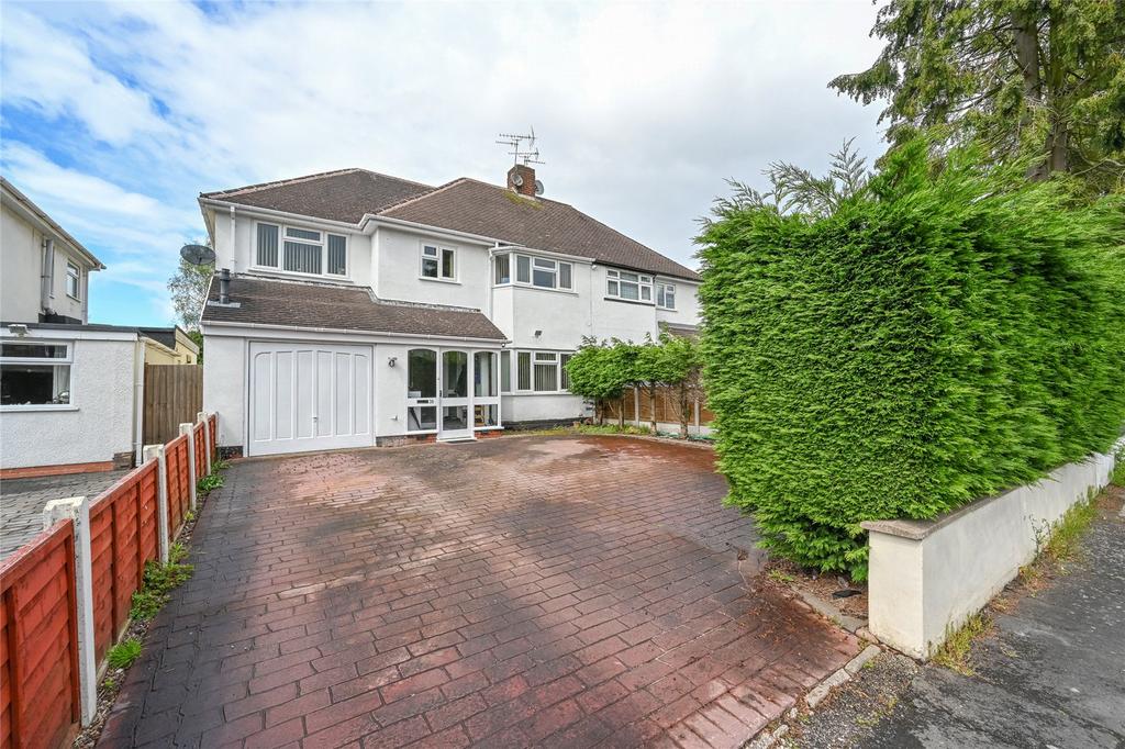 Uplands Avenue, Finchfield, Wolverhampton, West Midlands, WV3 4 bed