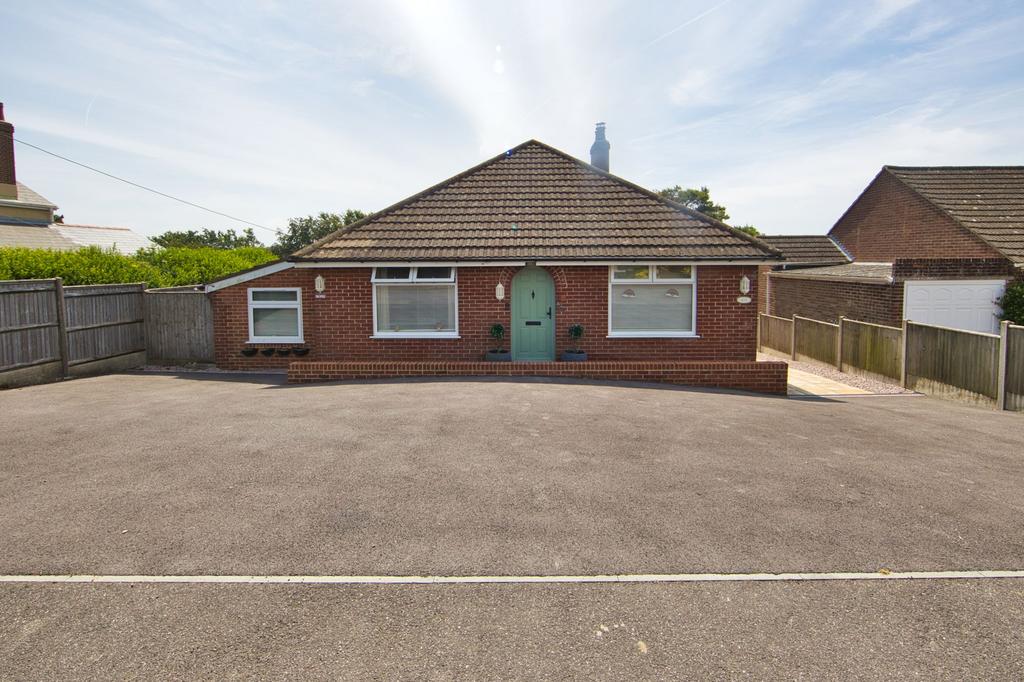 St. Vincent Road, St. MargaretsAtCliffe, CT15 4 bed detached house