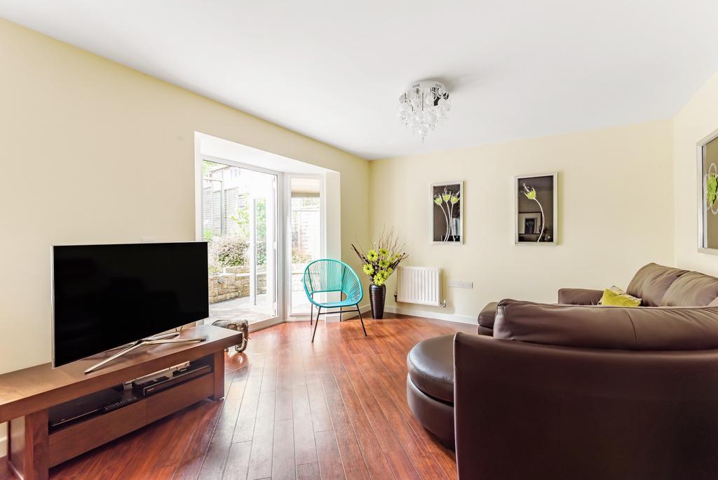 Camelsdale, Haslemere 3 bed detached house for sale £550,000