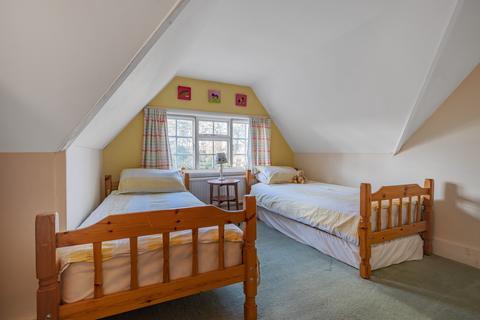 Whincroft Hazel Grove, Hindhead, GU26 6BJ
