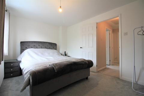 3 bedroom semi-detached house to rent - Maple Drive, Taverham NR8