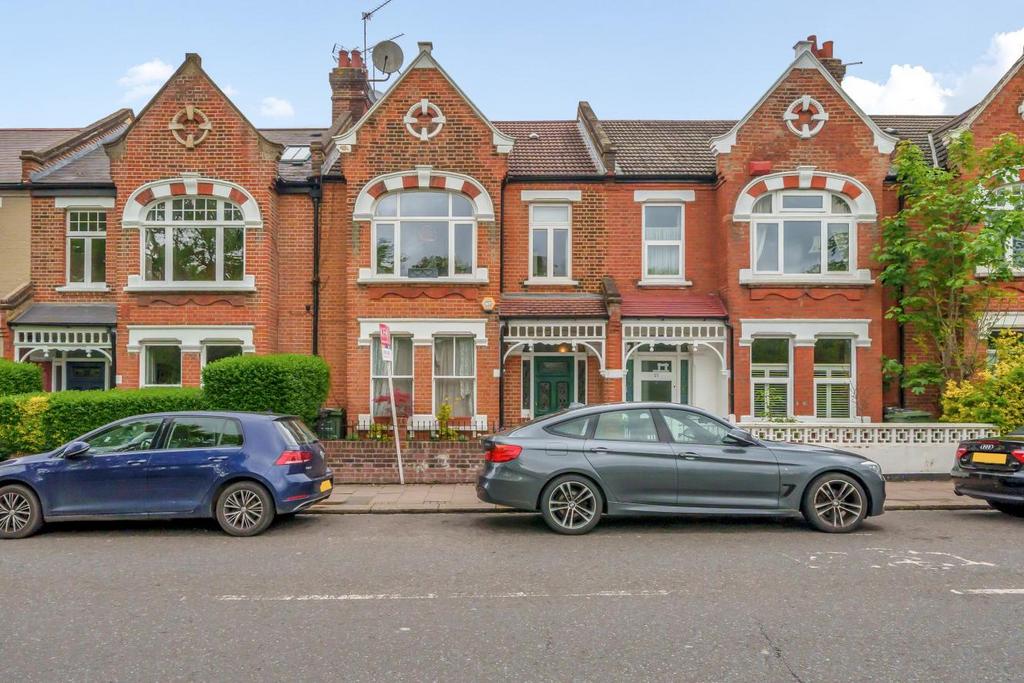 Emmanuel Road, Balham 3 bed flat for sale £800,000