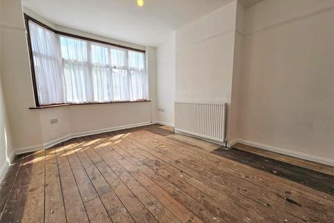 67 West Road, Feltham, TW14 8JG