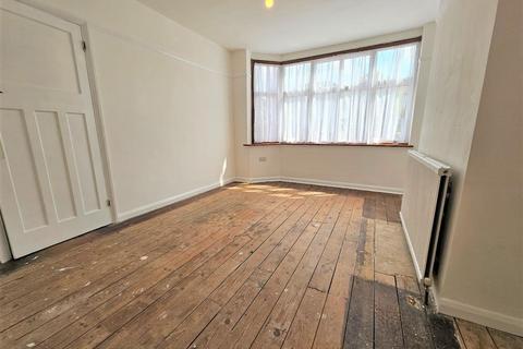 67 West Road, Feltham, TW14 8JG