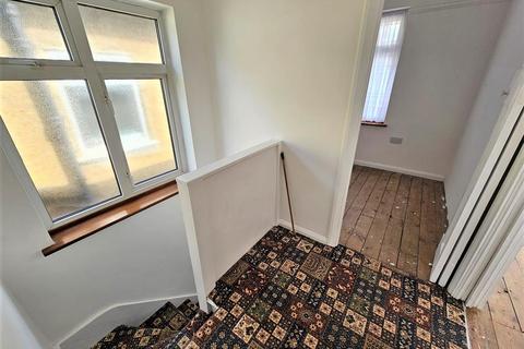 67 West Road, Feltham, TW14 8JG