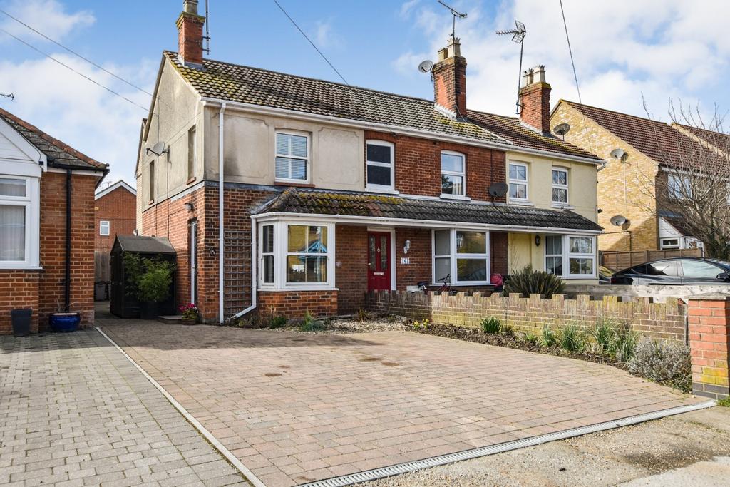 Fambridge Road, Maldon, Essex, CM9 3 bed end of terrace house £335,000