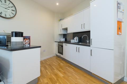 2 bedroom flat for sale, The Panorama, Park Street