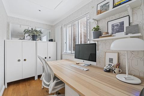 36 Barton Drive, Hamble, Southampton, SO31 4RE