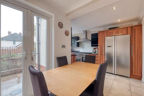 2 Dunard Road, Shirley, Solihull, B90 2HR