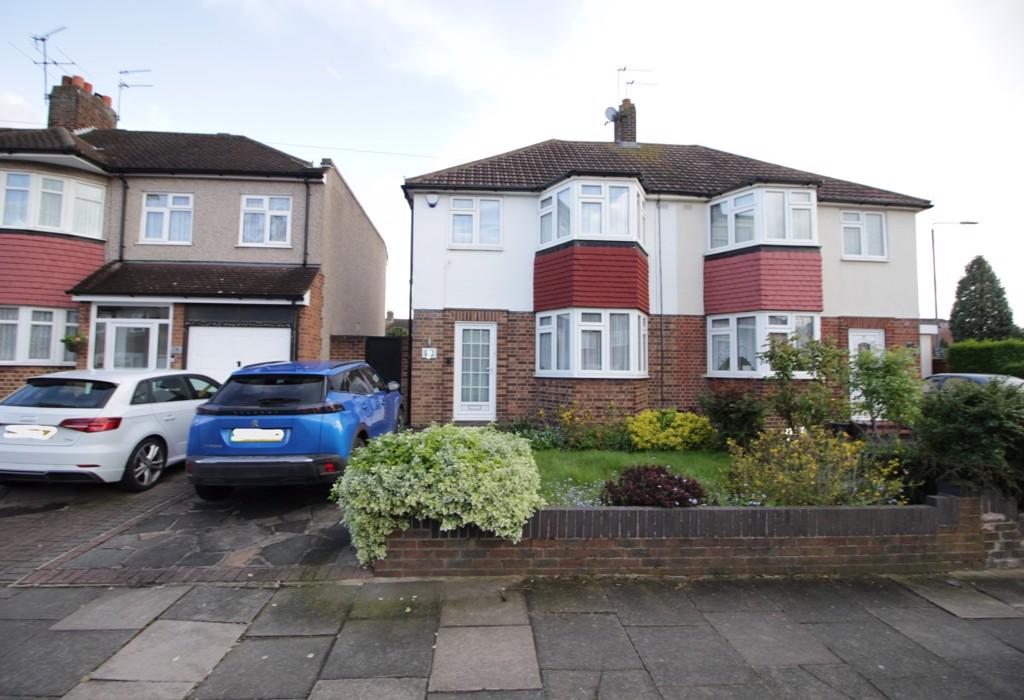 Longmead Drive, Sidcup, Kent 3 bed semidetached house £1,850 pcm (£
