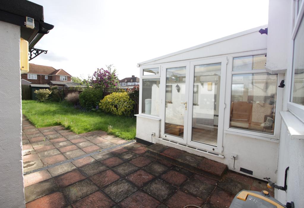Longmead Drive, Sidcup, Kent 3 bed semidetached house £1,850 pcm (£
