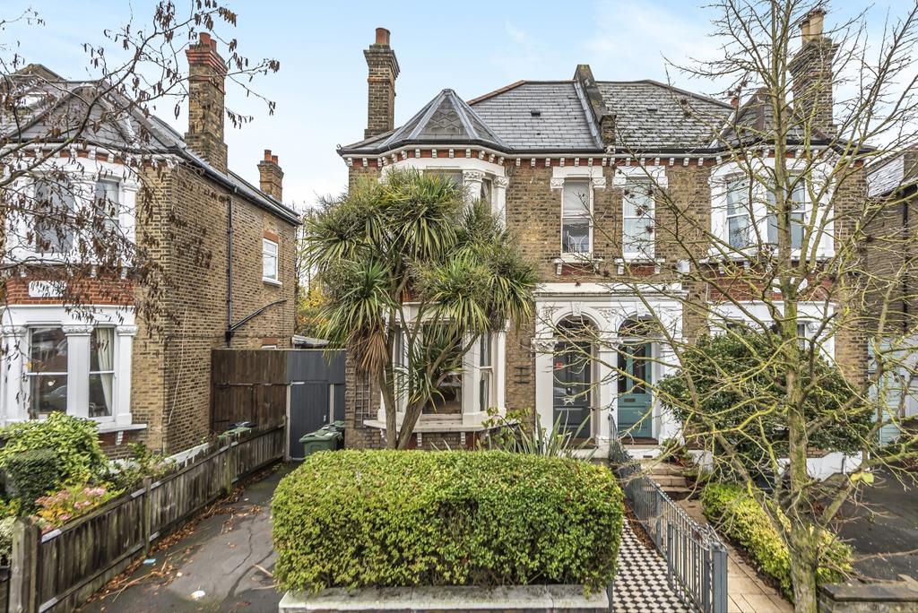 Eastmearn Road London SE21 4 bed house - £3,400 pcm (£785 pw)