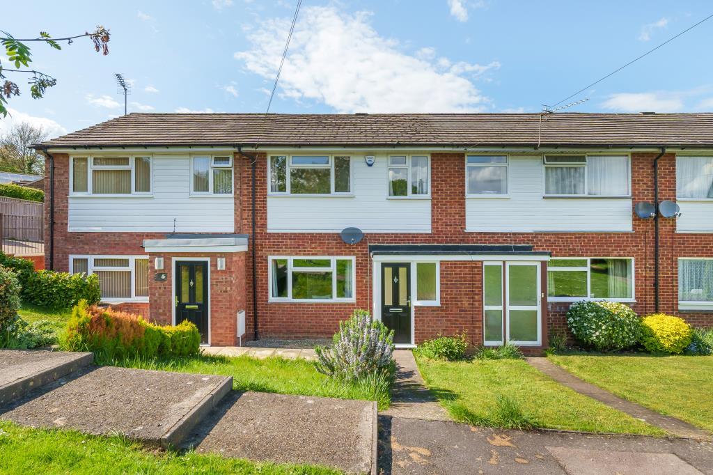 Widmer End, Buckinghamshire, HP15 3 bed terraced house for sale £410,000