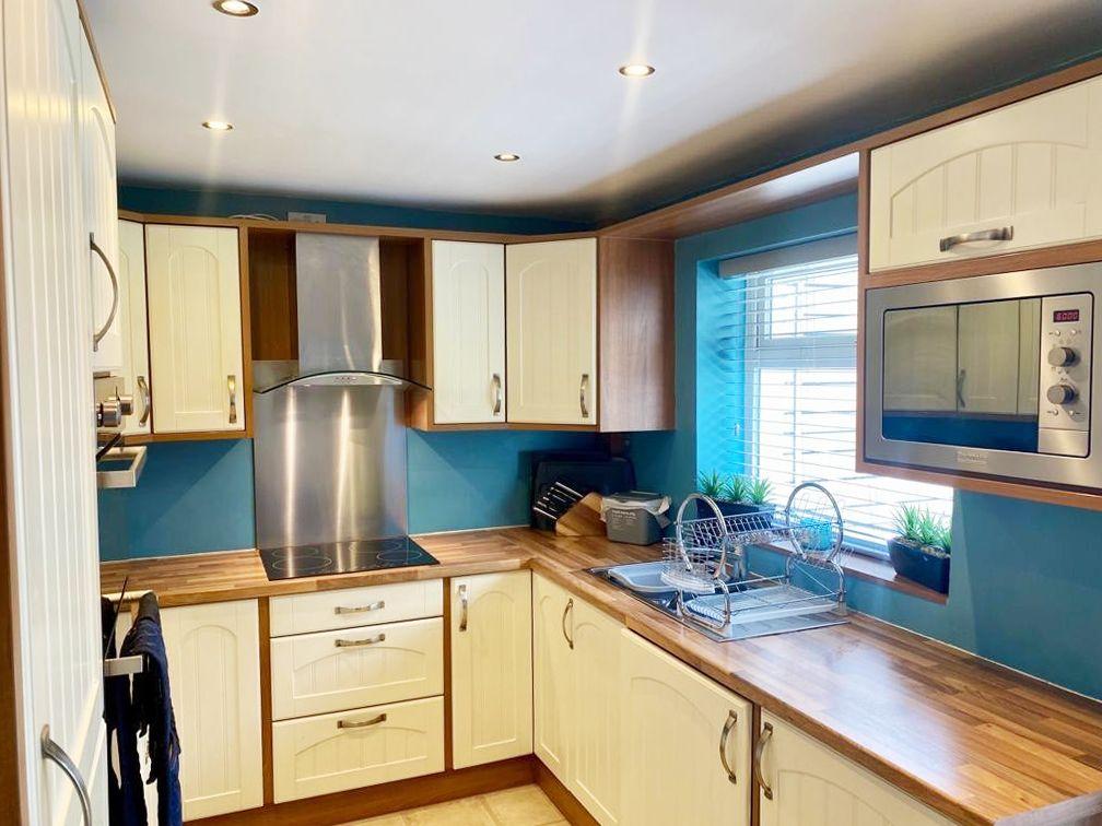 Victoria Road, Garswood, St. Helens, WN4 0RG 3 bed semidetached house