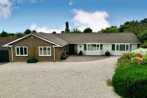 6 bedroom detached bungalow for sale, Neale Close, Weston Favell, Northampton NN3 3DB
