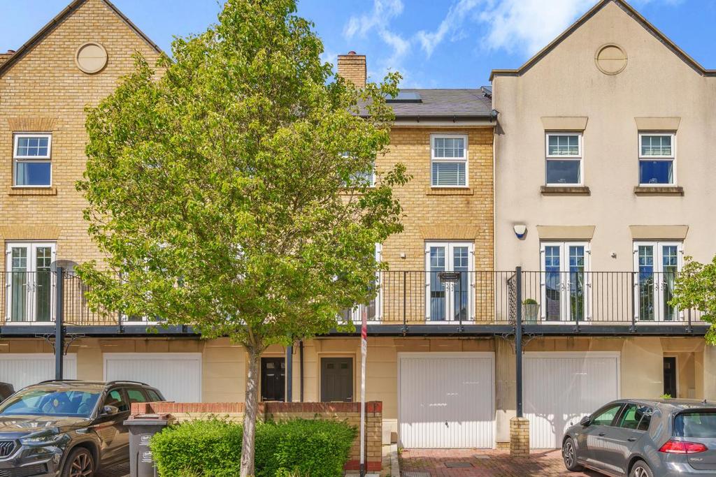 Erickson Gardens, Bromley 4 bed townhouse for sale £635,000