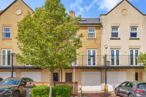 21 Erickson Gardens, Bromley, BR2 9FZ