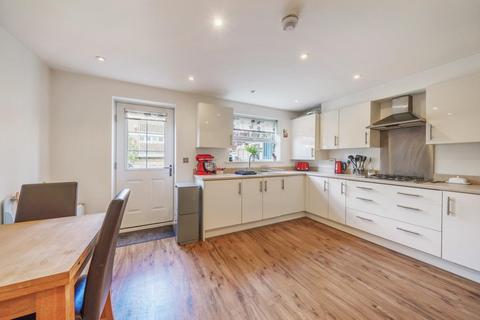 21 Erickson Gardens, Bromley, BR2 9FZ