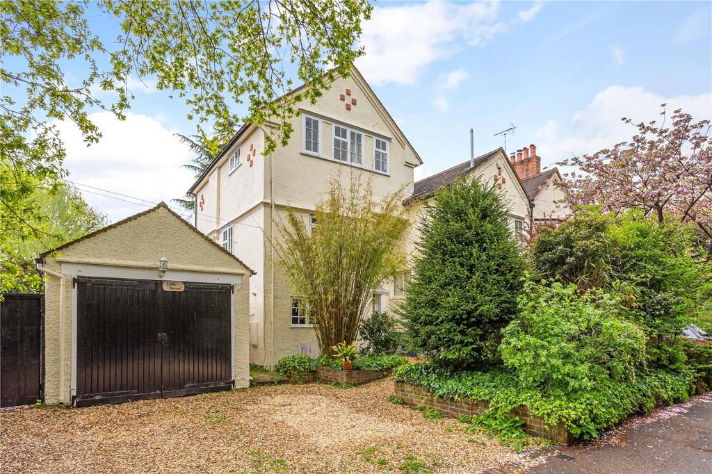 Shire Lane, Chorleywood, Rickmansworth, Hertfordshire, WD3 4 bed semi