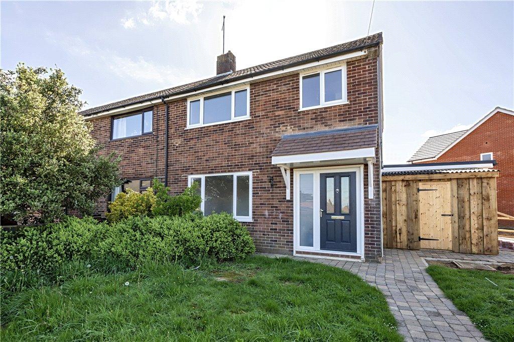 Marlow Road, Towcester, Northamptonshire, NN12 3 bed house for sale £
