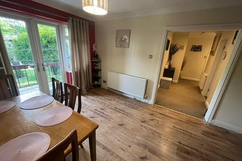 2 bedroom apartment to rent, Delmont, Shaw Lane, Leeds, LS6