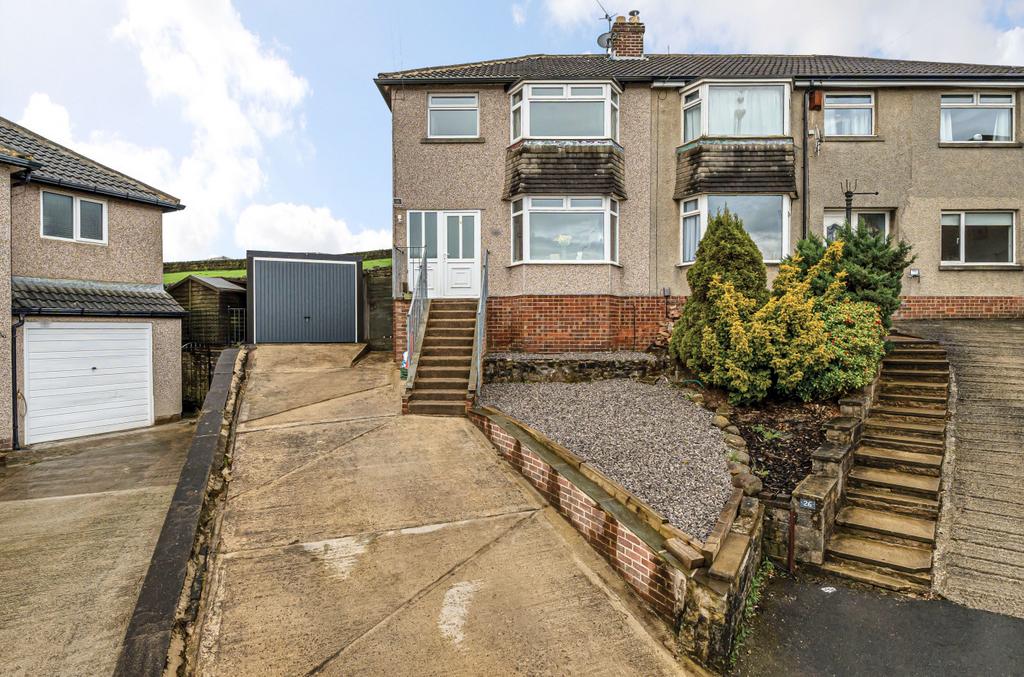 Harden Grove, Long Lee, Keighley, West Yorkshire, BD21 3 bed semi
