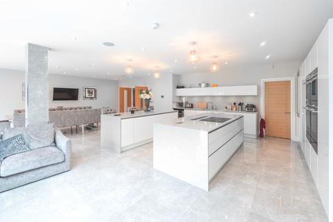 9 Ernest Road, Hornchurch, RM11 3JE