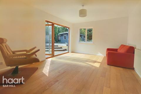 77 Barton Road, Comberton, Cambridge, CB23 7BS
