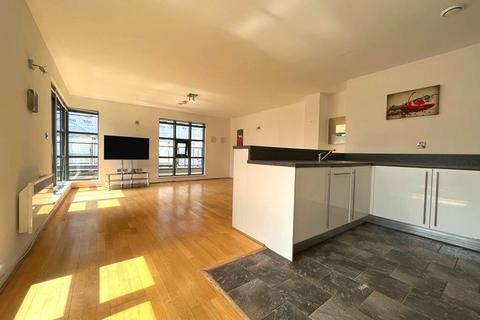 2 bedroom apartment to rent, City Gate, 1 Blantyre Street, Manchester, M15 4JU
