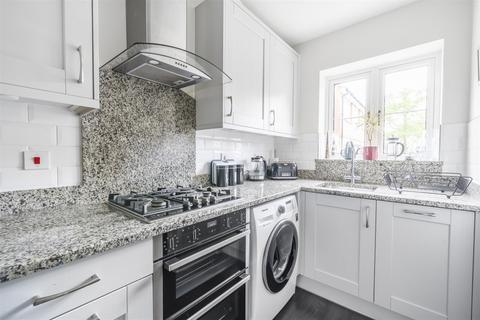 22 Bailey Road, Rowland's Castle, PO9 6BF
