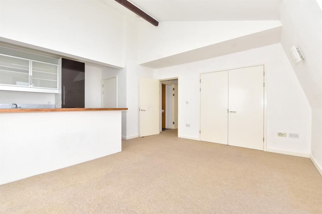 Lounge/Kitchen